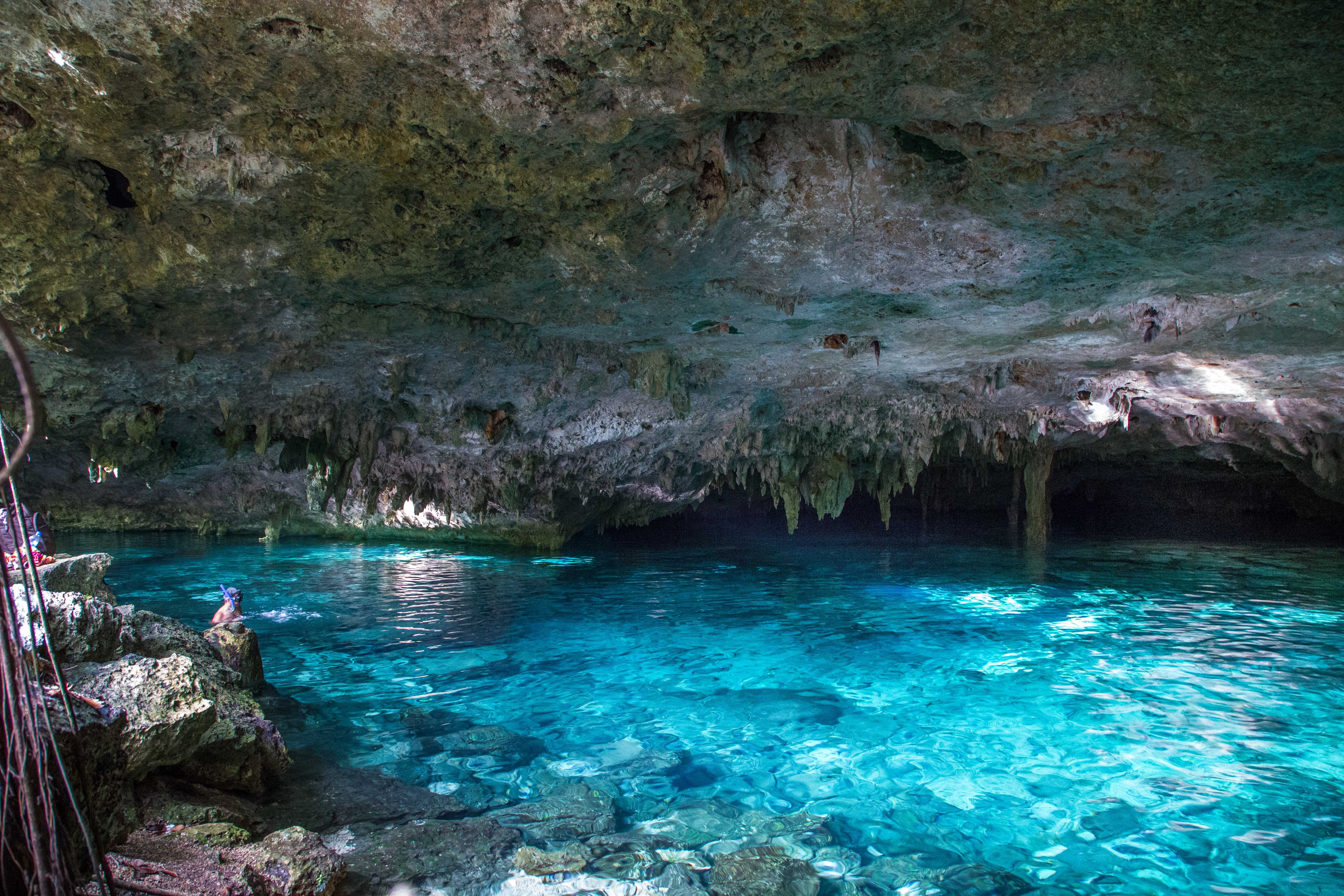 Cenote en la Riviera Maya