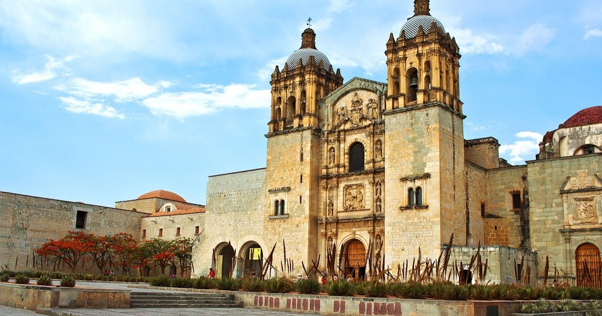 Centro Histórico de Oaxaca con la iglesia de Santo Domingo