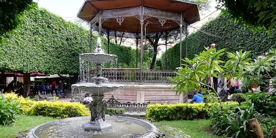 Jardín de la Unión y Teatro Juárez en Guanajuato